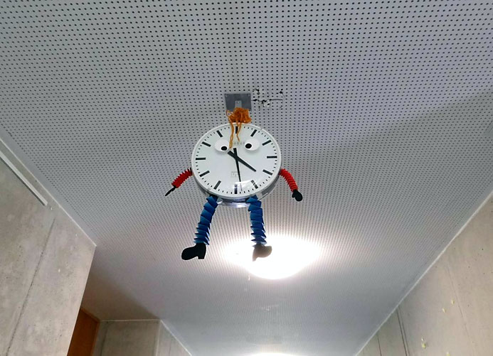 Uhr.jpg Uhr.jpg