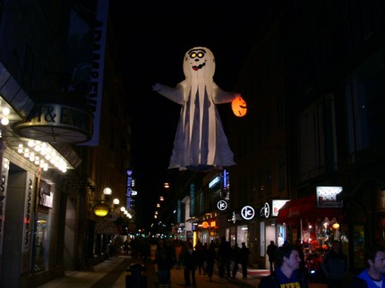 hanging ghost